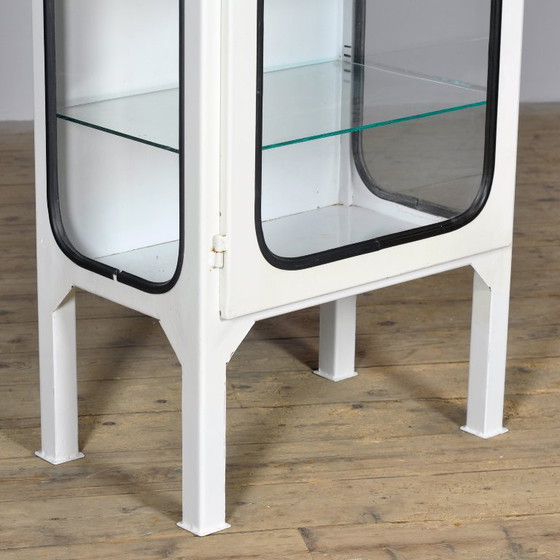 Vintage medical cabinet, 1970s, Display cabinets, Metal, Glass, White (photo 6 of 9)