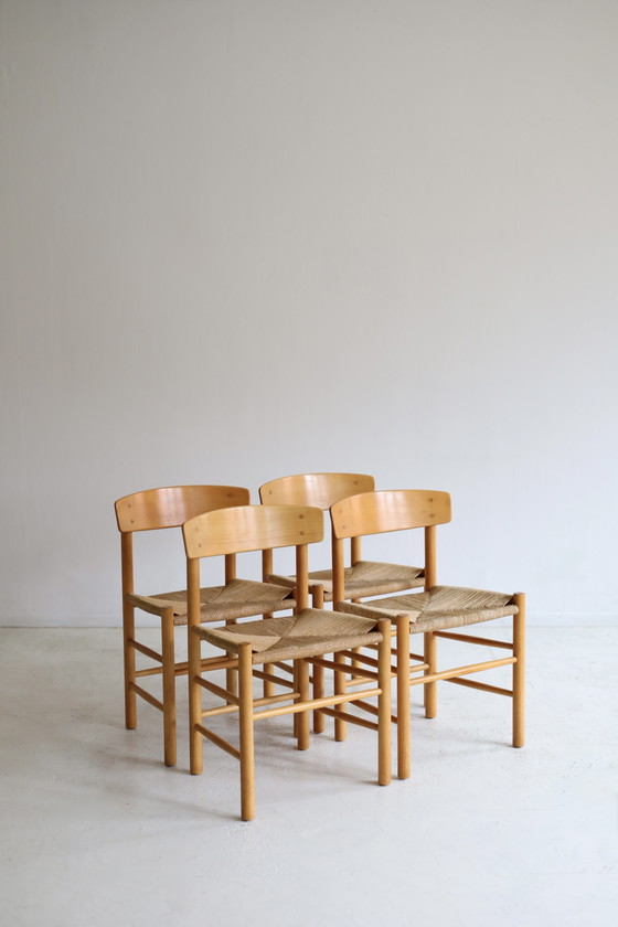 Ensemble de 4 chaises de salle à manger vintage, modèle J39 Folk Chair, 1947 – Fredericia, Wood (photo 2 of 11)