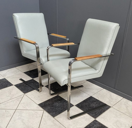 Sillas únicas de cromo y cuero gris, fabricadas bajo pedido en la década de 1980. – Sillas y sillones (photo 2 of 17)