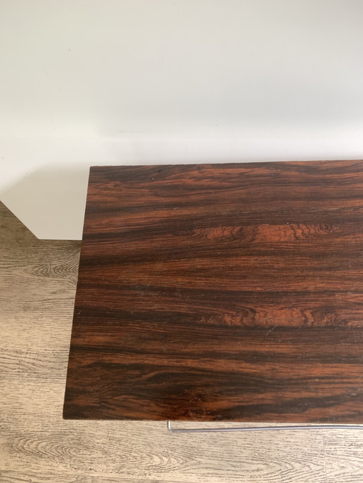 Reading table