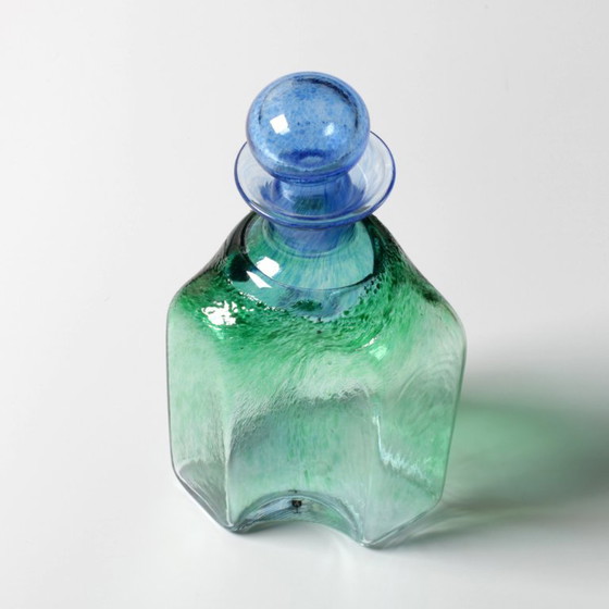 Decanter vintage in vetro verde e blu Antikva di Bertil Vallien / Bruksforshyttan / Svezia / 1994 (photo 17 of 17)