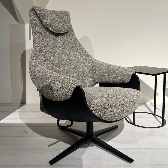 Image 1 of LEOLUX - SILLÓN CREMA CON PUF