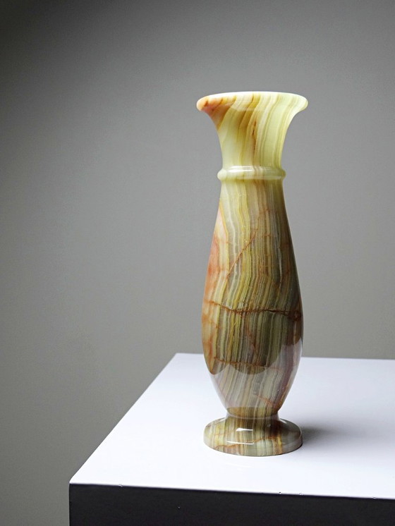 Image 1 of Kleine, antike Balustervase aus gestreiftem grünem Onyx, Italien, Mitte des 20. Jahrhunderts