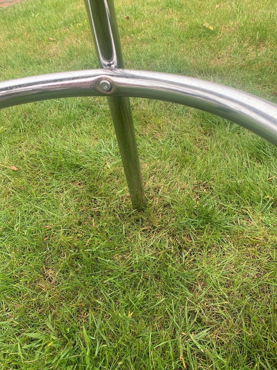 Image 1 of Mesa de bar con dos sillas de bar, circa 1983