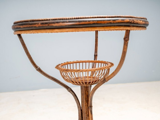 Image 1 of Table piédestal Art nouveau en bois courbé et rotin, Europe centrale, vers 1900-1925