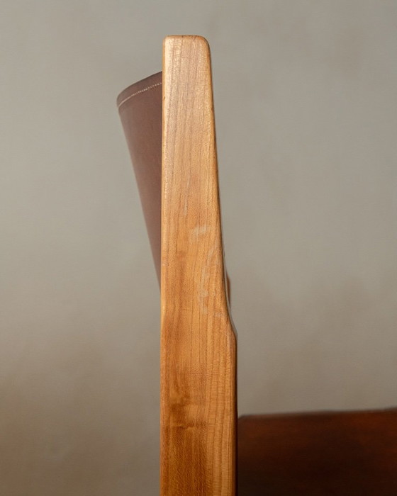 Brutalistische eetkamerstoelen van iepenhout en leer van Maison Regain, jaren 70, set van 4 – Leather (photo 13 of 15)