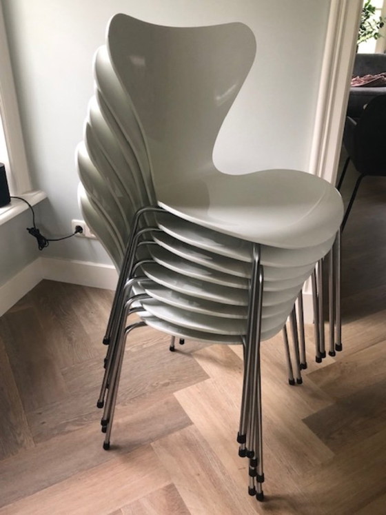 Image 1 of Arne Jacobsen butterfly chairs
