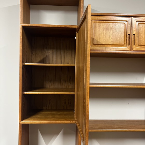 Image 1 of Meuble mural vintage •Dyrlund•