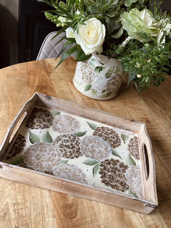 Image 1 of Hand-Painted Vase Classical Beige ByJ&S
