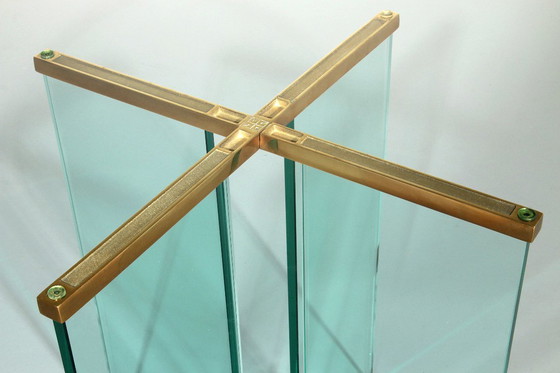 Image 1 of "Iconico tavolo rotondo di design di Peter Ghyczy - Eleganza senza tempo in perfette condizioni