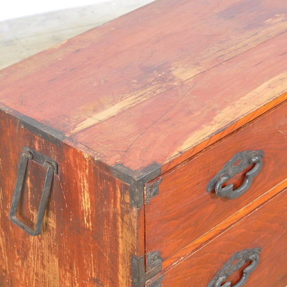 Wooden chest of drawers with dark metal hardware, Brown, Aziatisch (photo 7 of 14)