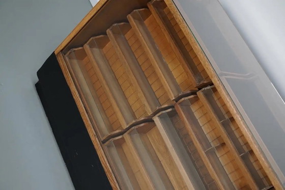 Image 1 of Antiker deutscher Ladentisch aus Eiche / Kurzwarenschrank / Vitrine, ca. 1950