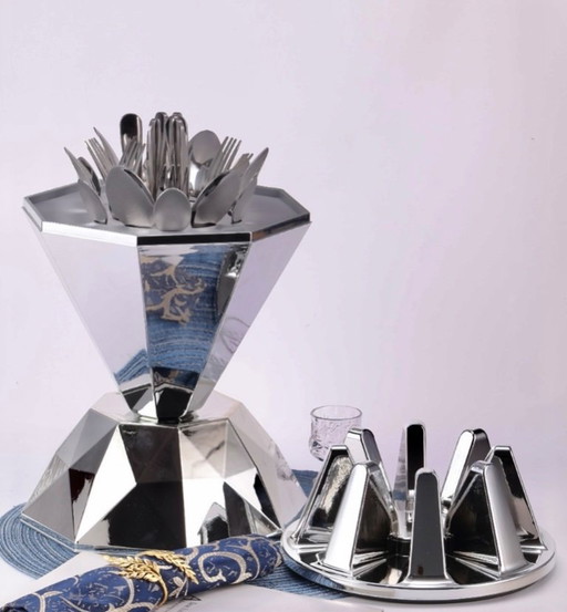 Rotating Diamond Cutlery Holder