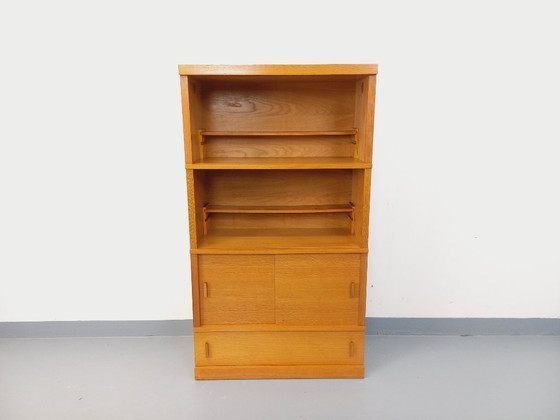 Image 1 of Librería antigua de madera de roble de la década de 1960.