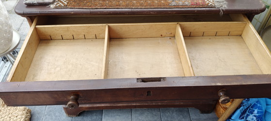 Cómoda robusta y característica del siglo XIX. – Wood (photo 7 of 7)