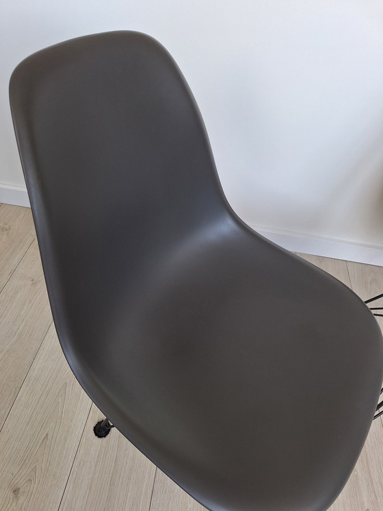 Image 1 of 2 Vitra Eames DSR