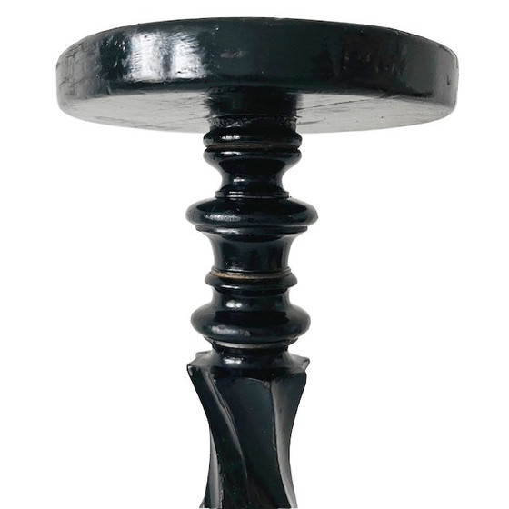 Image 1 of Vintage handgedraaide massief houten plantenzuil zwart pilaar 1940's
