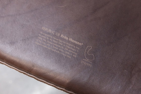 Image 1 of Fauteuil œuf édition anniversaire