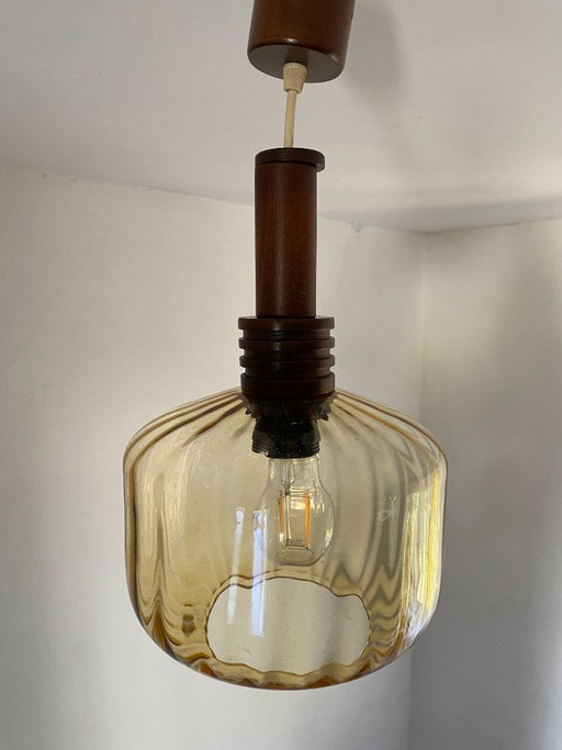 Vintage Joegoslavische hanglamp van amberkleurig glas, jaren 70. – hanglampen (photo 2 of 11)