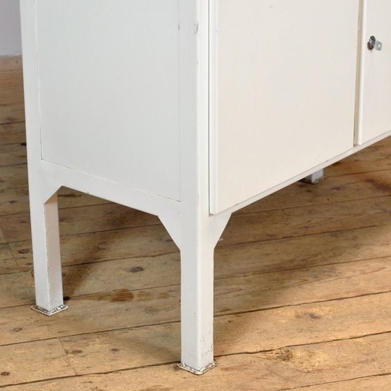 Vintage medical cabinet, 1970s – Display cabinets, Glass, Metal (photo 6 of 9)