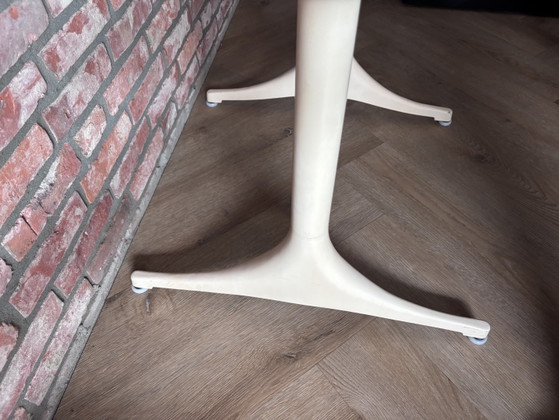 Herman Miller George Nelson Gambe da Tavolo a Piedistallo (Modello 5559) – Tavoli, Aluminium (photo 2 of 8)