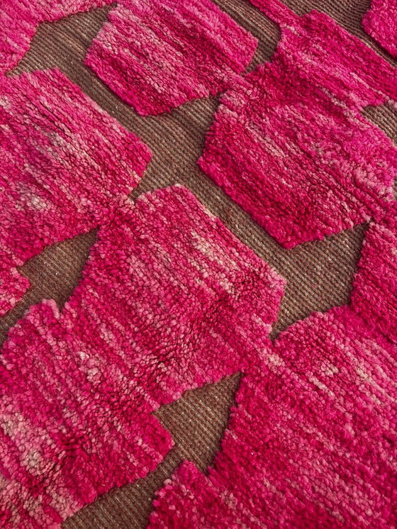Image 1 of Pink Moroccan Mrirt Wool Rug 160x200 cm – Handwoven Berber Carpet