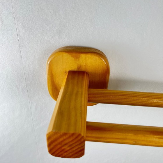 Image 1 of Minimalistischer Handtuchhalter aus Kiefernholz, 1970er/80er Jahre, quadratische Befestigung