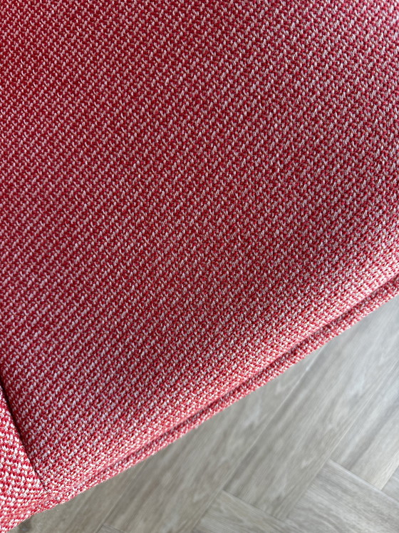 Image 1 of Fauteuil pivotant Artifort F585 - neuf (2 mois) - couleur corail