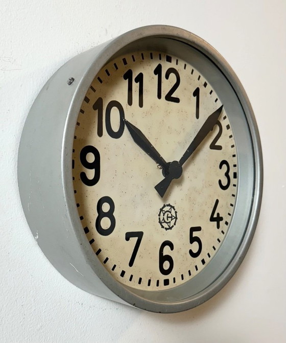 Image 1 of Grijze industriële fabriekswandklok van Chronotechna, jaren 50