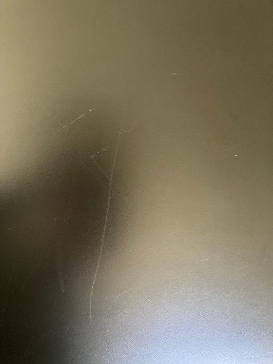 Image 1 of Table Bel Air avec plateau noir uni