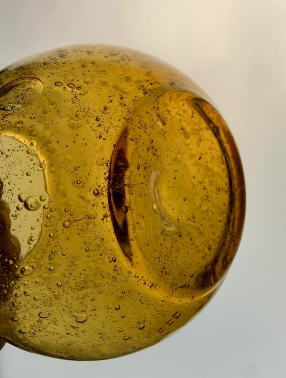 Image 1 of Vintage Biot Amberkleurige bubbelglazen bonbonnière met deksel – Frans handgeblazen glas – jaren 60