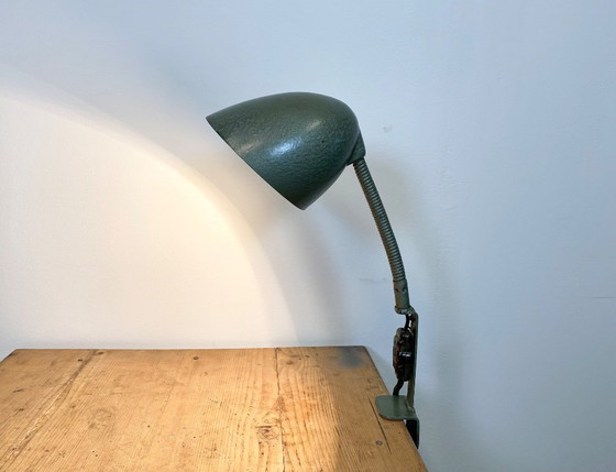 Image 1 of Grüne, industrielle Bakelit-Tischlampe mit Schwanenhals, 1960er Jahre