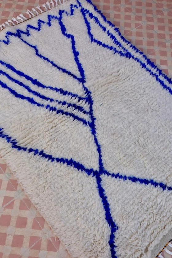 Image 1 of Handgeknüpfter, cremefarbener Teppich mit geometrischen Mustern, 250 cm x 150 cm