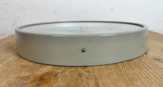 Image 1 of Graue Industriewanduhr von TCW, 1960