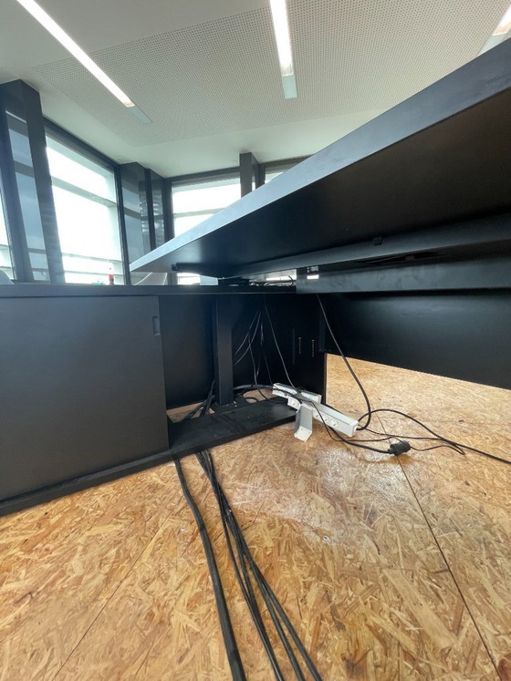 Image 1 of Escritorio esquinero KNOLL para trabajar sentado o de pie