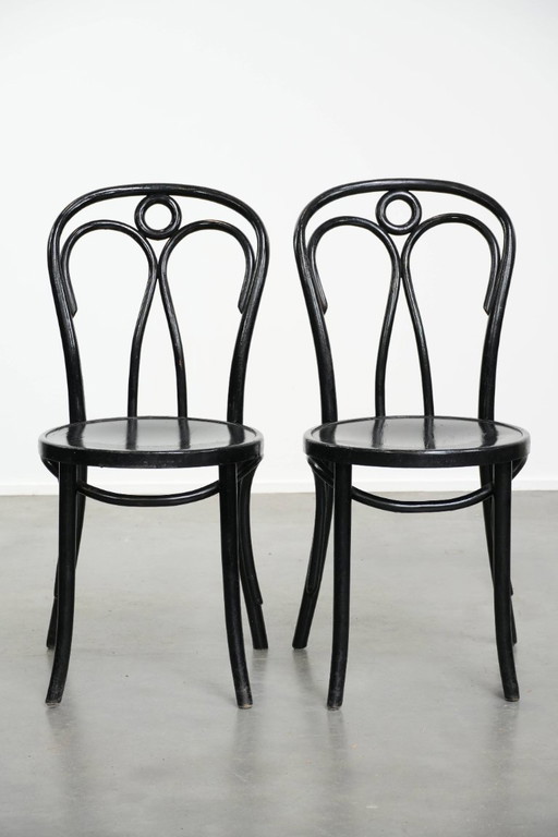 6 x Zwarte vintage Thonet stijl bistro stoel met een elegante vormgeving