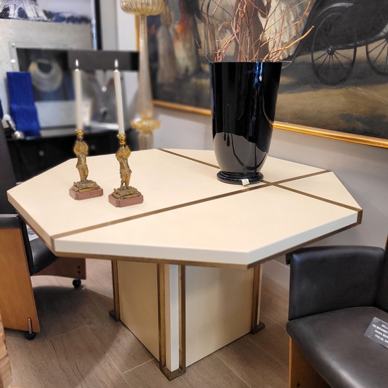 Image 1 of Mesa de comedor extensible, Jean-Claude Mahey, madera lacada y latón dorado, 70’s – Francia