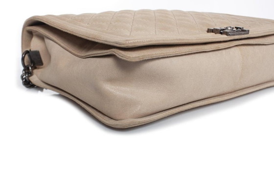 Image 1 of Chanel, borsa Boy grande in morbida pelle beige