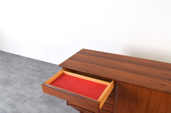 Image 1 of Credenza in teak di metà secolo di Frederik Kayser, anni '60.