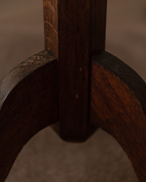 Soporte vintage de madera para plantas con pedestal