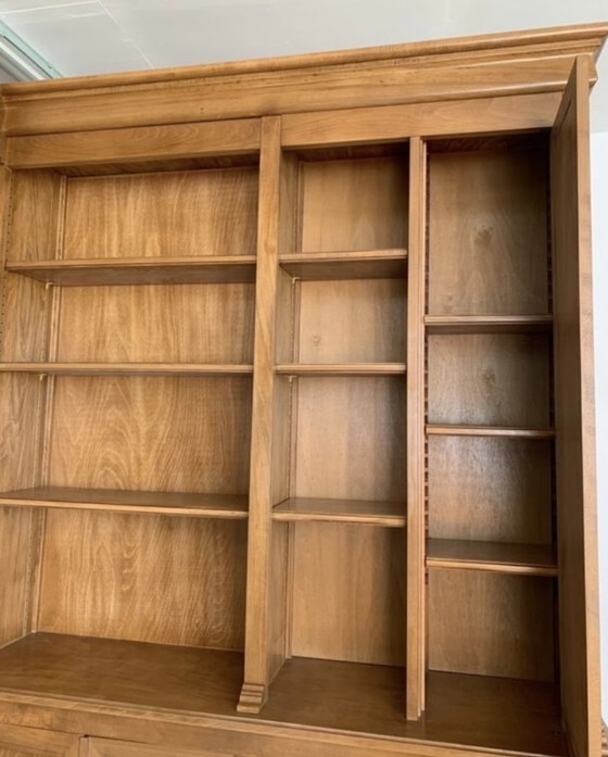 Image 1 of Bibliothèque en bois massif