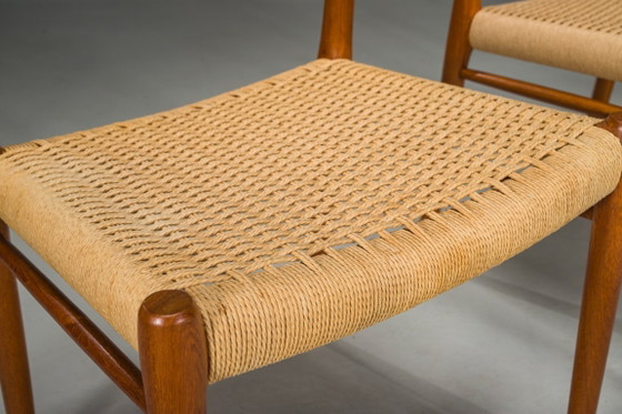Image 1 of Chaises de salle à manger danoises en teck, modèle 75, par Niels Møller, années 1960, lot de 8