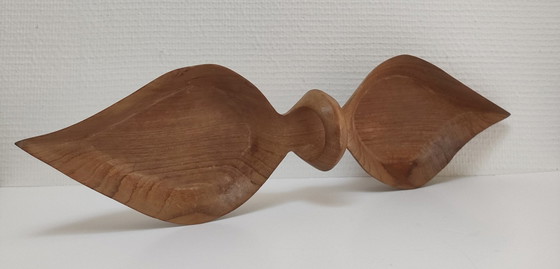 Image 1 of gesneden snuisterijenbakje van massief hout