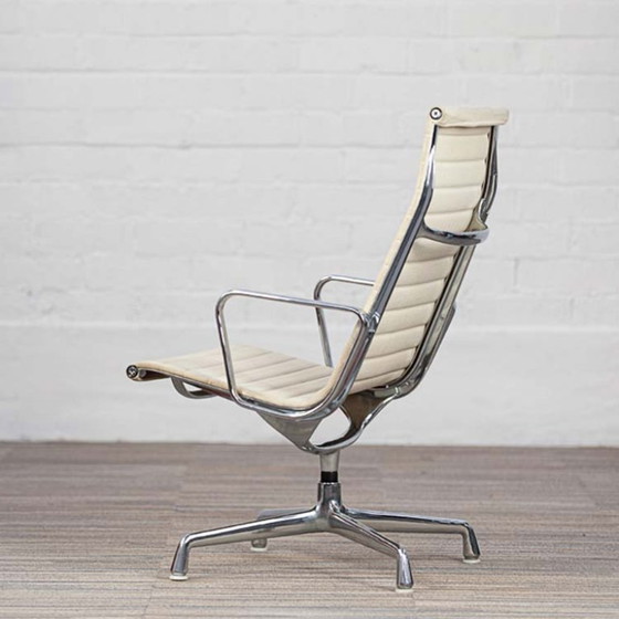 Image 1 of 1X Herman Miller Charles Ray Eames Ea116