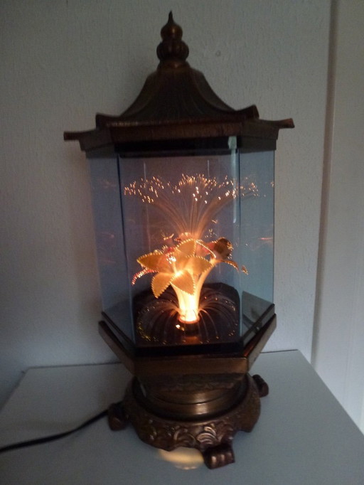 Vintage Pagoda Fiber Optic Lamp: Roterende, kleurveranderende lamp met bloemen.