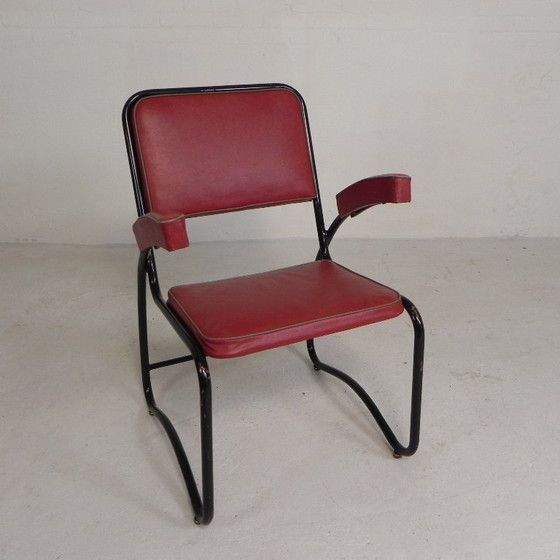 Image 1 of Conjunto de 4 sillones y mesa de centro con estructura tubular de estilo Bauhaus, década de 1950.