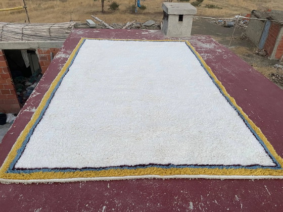 Large Moroccan Berber rug in cream 400x250 cm, yellow and blue border, Rugs & carpets, Wool, Cotton, Bohemian (photo 5 of 9)
