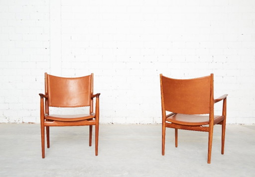 Pair Hans Wegner JH-513 Chair for Johannes Hansen