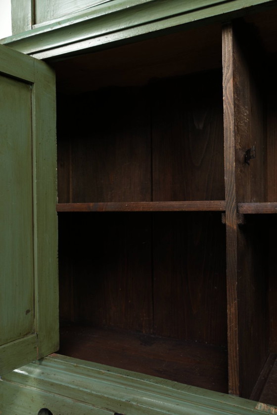 Image 1 of Antieke Hollandse servies/ keuken/ buffetkast uit begin 19e eeuw van grenenhout