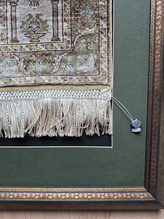 Image 1 of tapisserie encadrée de soie